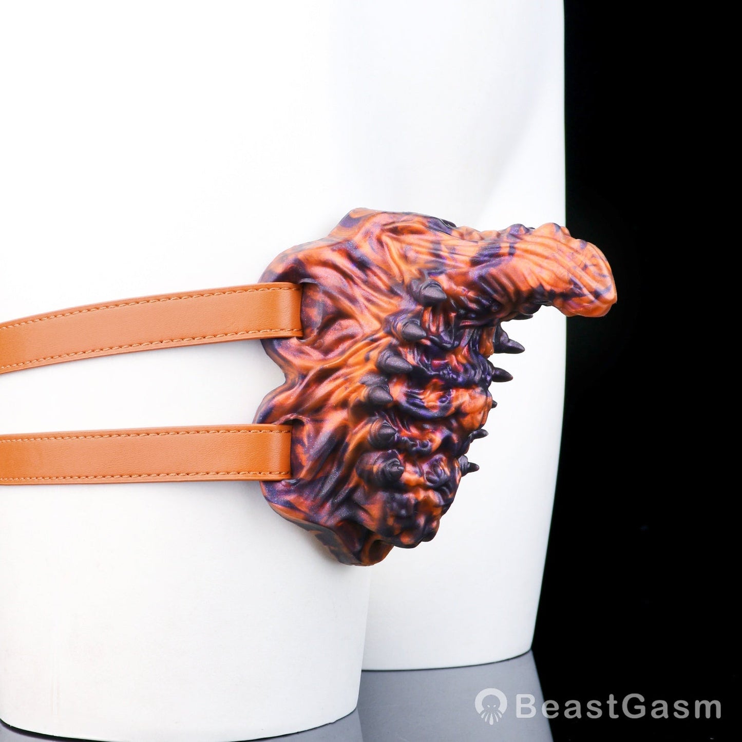 🫅🏼Broodhugger Queen Vyrana Wearable Grinding Sex Toy - BeastGasm