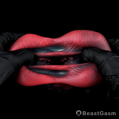 💋 Dark Banshee's Kiss: Realistic Lips Suction Stroker - BeastGasm