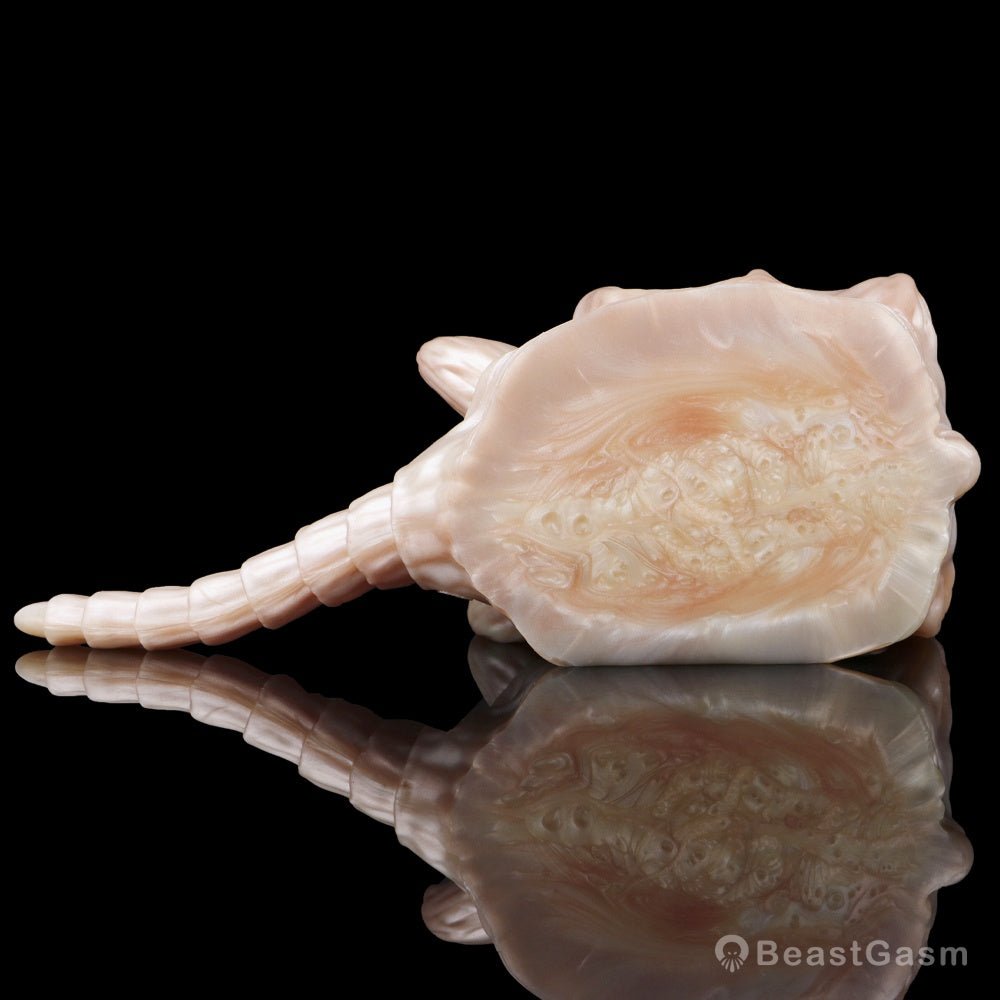 Facehugger Masturbator That Grips & Strokes - BeastGasm