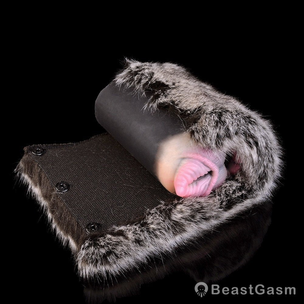 Moonlit Hunter Penetrable - BeastGasm